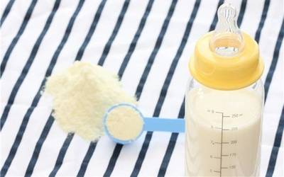 今日起婴幼儿配方乳粉注册专用章与注册检验抽样专用章正式启用